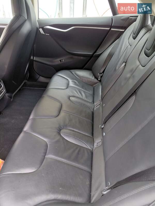 Лифтбек Tesla Model S 2014 в Золочеве