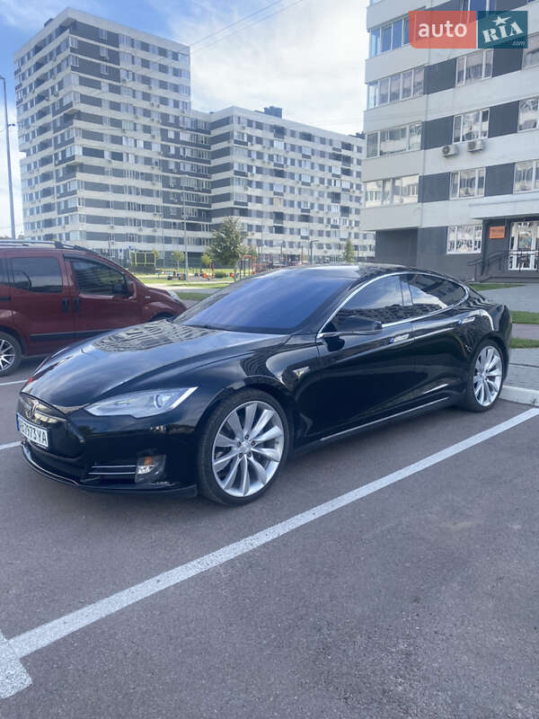 Tesla Model S 2013