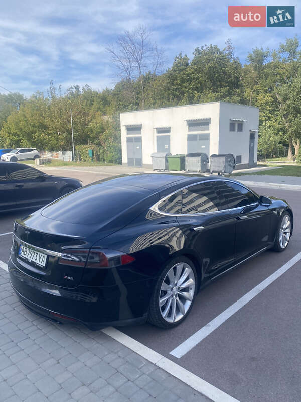 Ліфтбек Tesla Model S 2013 в Харкові