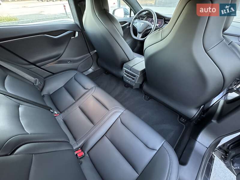 Ліфтбек Tesla Model S 2018 в Києві