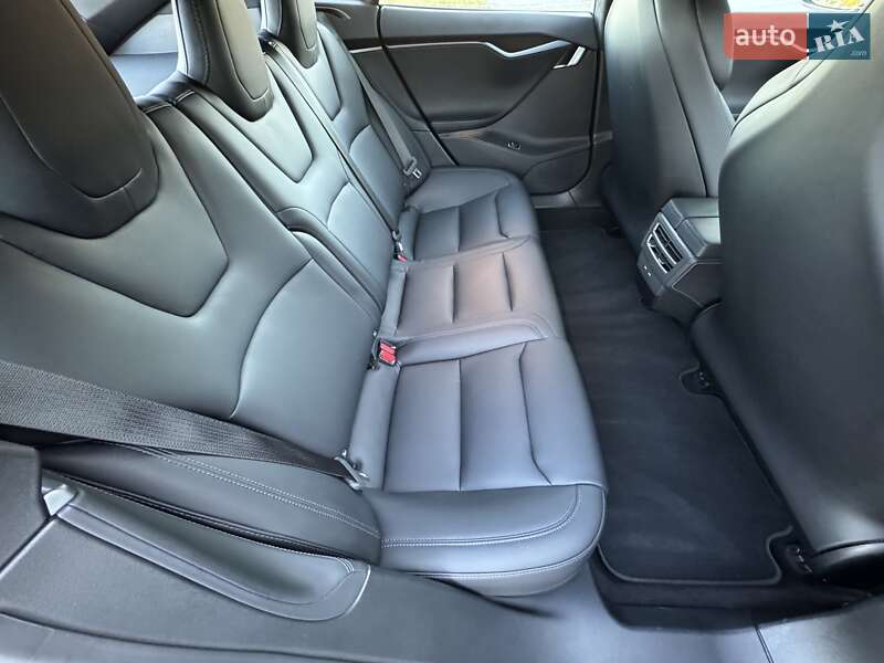 Ліфтбек Tesla Model S 2018 в Києві