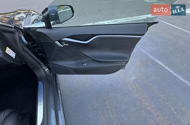 Ліфтбек Tesla Model S 2018 в 