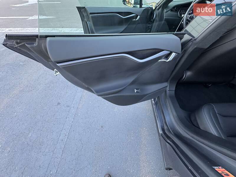 Ліфтбек Tesla Model S 2018 в Києві