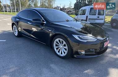 Лифтбек Tesla Model S 2017 в 