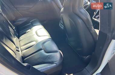 Лифтбек Tesla Model S 2016 в 