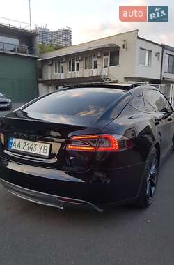 Ліфтбек Tesla Model S 2013 в 