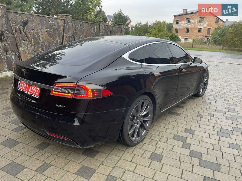 Лифтбек Tesla Model S 2018 в Львове