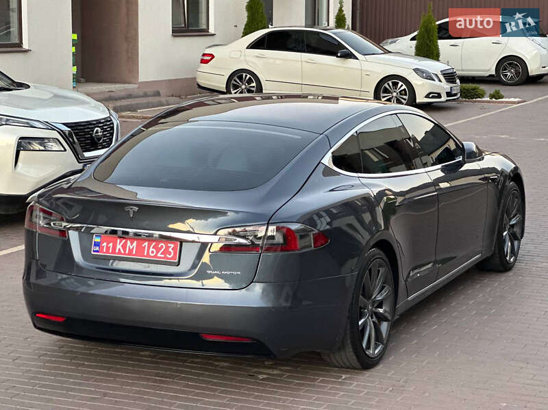 Лифтбек Tesla Model S 2020 в Одессе