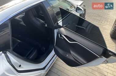 Лифтбек Tesla Model S 2018 в 