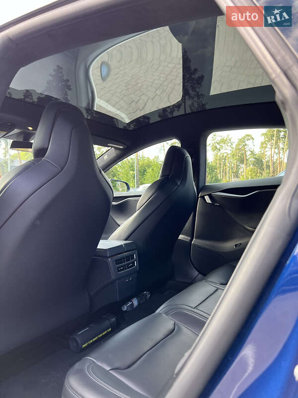 Лифтбек Tesla Model S 2019 в Киеве