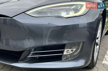 Лифтбек Tesla Model S 2017 в 