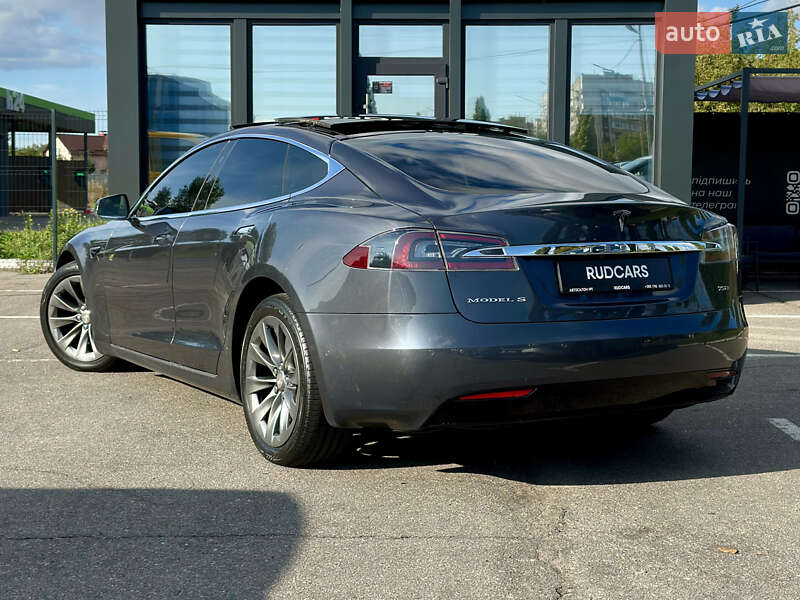Ліфтбек Tesla Model S 2018 в Кременчуці