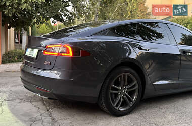 Ліфтбек Tesla Model S 2015 в 