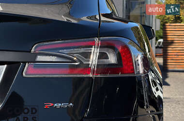 Ліфтбек Tesla Model S 2013 в 
