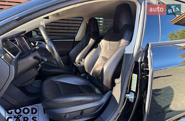 Ліфтбек Tesla Model S 2013 в 