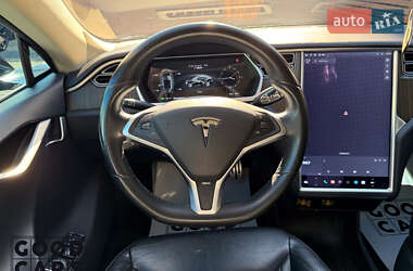 Ліфтбек Tesla Model S 2013 в 