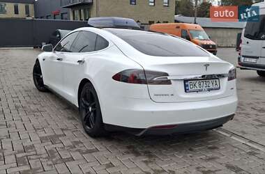 Ліфтбек Tesla Model S 2013 в 