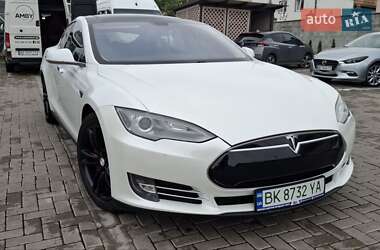 Ліфтбек Tesla Model S 2013 в 