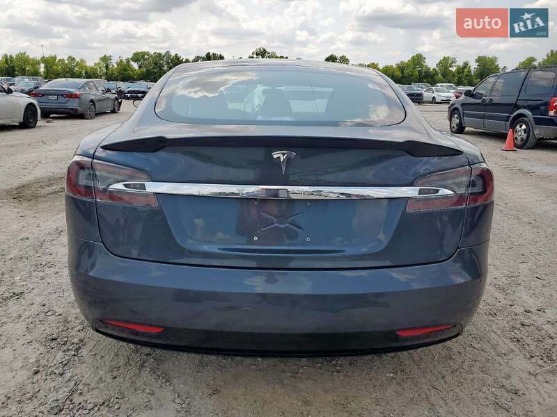 Лифтбек Tesla Model S 2016 в Хмельницком