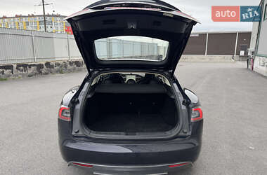 Лифтбек Tesla Model S 2014 в 
