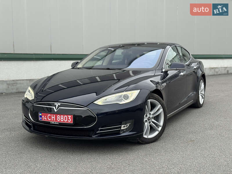 Лифтбек Tesla Model S 2014 в 