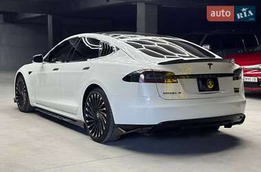 Лифтбек Tesla Model S 2016 в 