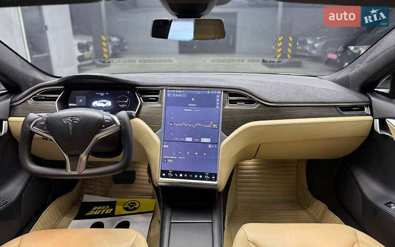 Ліфтбек Tesla Model S 2016 в Чернівцях
