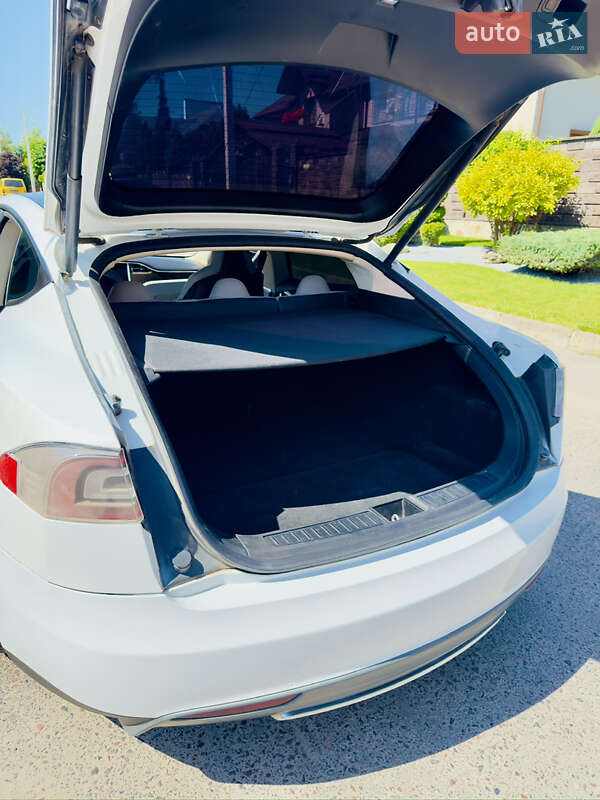 Лифтбек Tesla Model S 2013 в Ровно