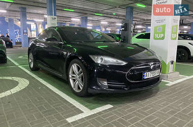 Лифтбек Tesla Model S 2014 в Киеве