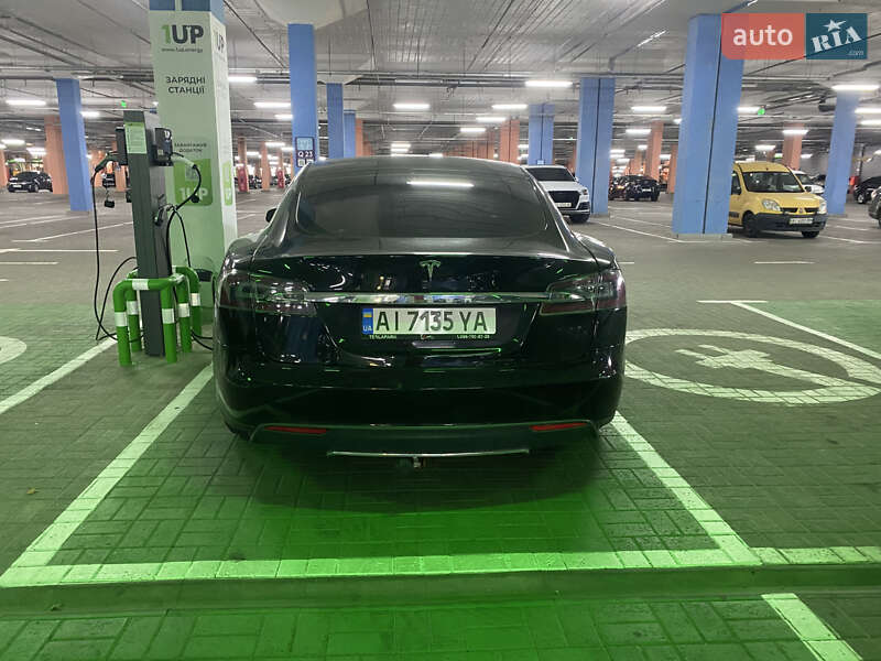 Лифтбек Tesla Model S 2014 в Киеве