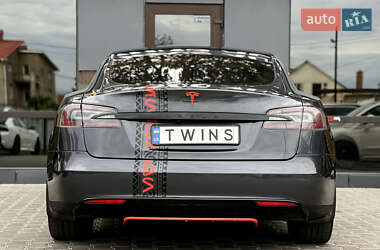 Лифтбек Tesla Model S 2015 в 