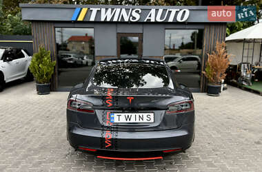 Лифтбек Tesla Model S 2015 в 