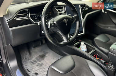 Лифтбек Tesla Model S 2015 в 