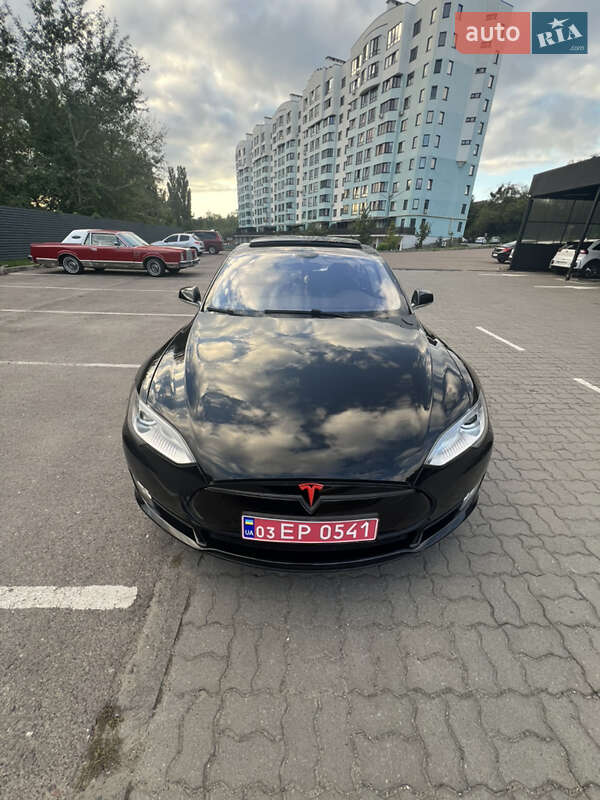 Ліфтбек Tesla Model S 2013 в Луцьку
