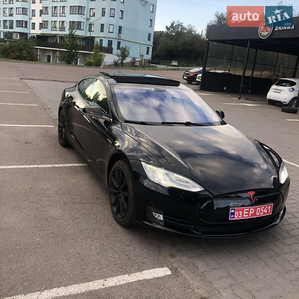 Ліфтбек Tesla Model S 2013 в Луцьку