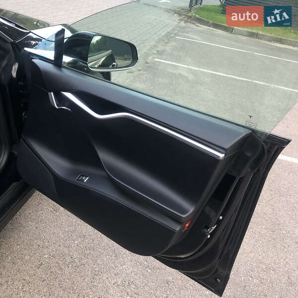 Ліфтбек Tesla Model S 2013 в Луцьку