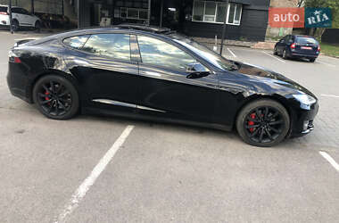 Лифтбек Tesla Model S 2013 в 