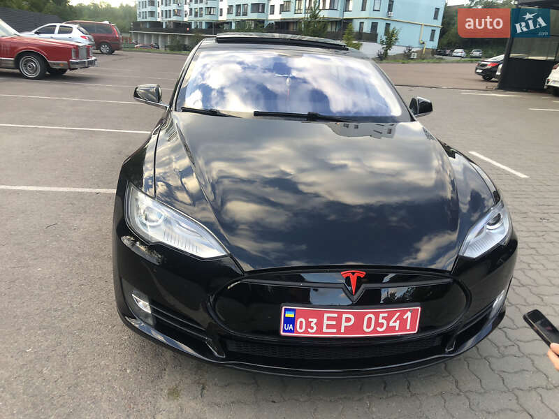 Ліфтбек Tesla Model S 2013 в Луцьку