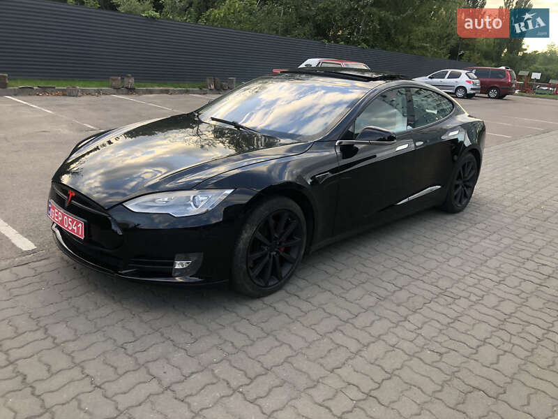 Ліфтбек Tesla Model S 2013 в Луцьку