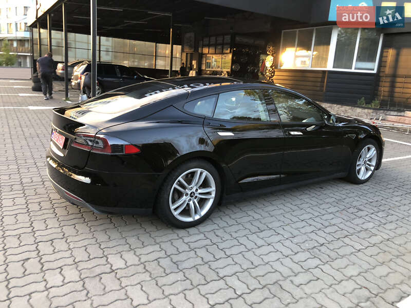 Ліфтбек Tesla Model S 2013 в Луцьку