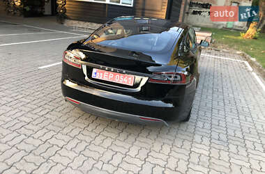 Лифтбек Tesla Model S 2013 в 