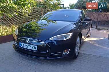 Ліфтбек Tesla Model S 2014 в 