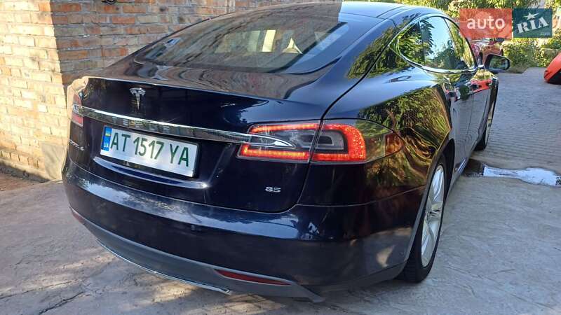 Ліфтбек Tesla Model S 2014 в Запоріжжі
