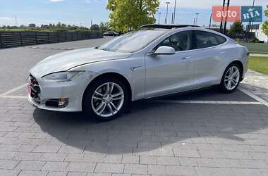 Лифтбек Tesla Model S 2014 в 