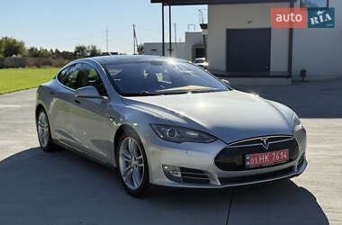 Лифтбек Tesla Model S 2013 в 