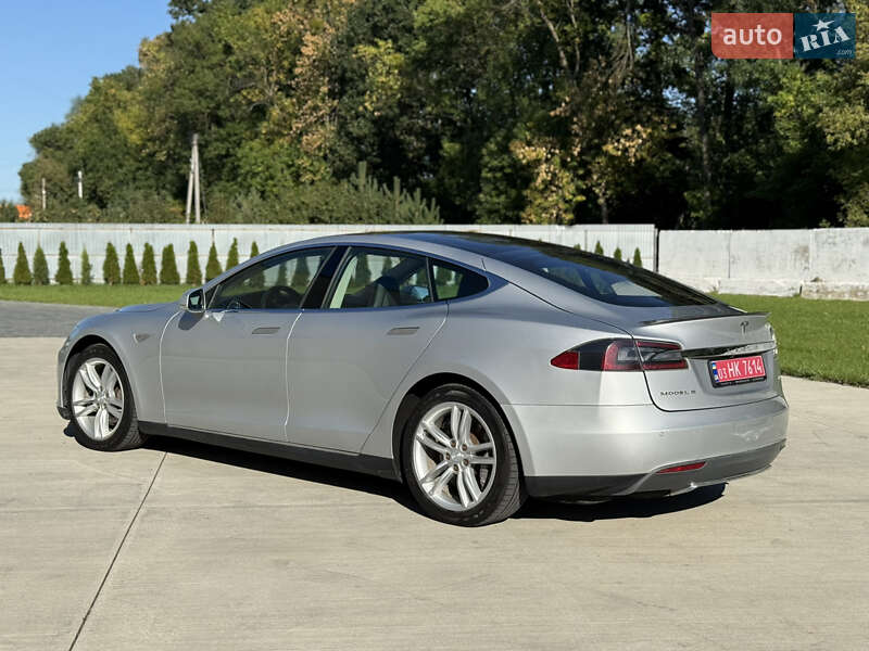 Лифтбек Tesla Model S 2013 в Луцке