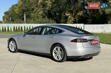 Лифтбек Tesla Model S 2013 в 