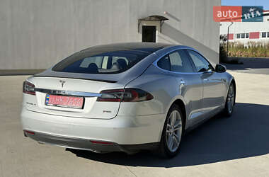 Лифтбек Tesla Model S 2013 в 
