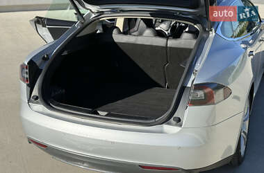 Лифтбек Tesla Model S 2013 в 