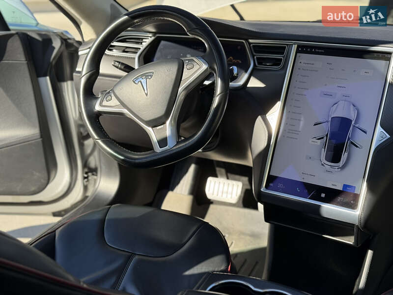 Лифтбек Tesla Model S 2013 в Луцке